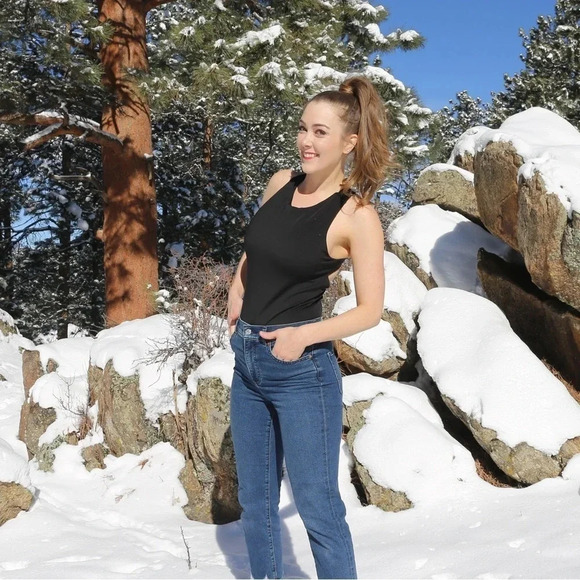 Express Mom Jeans - Picture 10 of 16